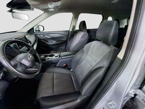 Used 2025 Nissan Rogue SV AWD/4WD image 13