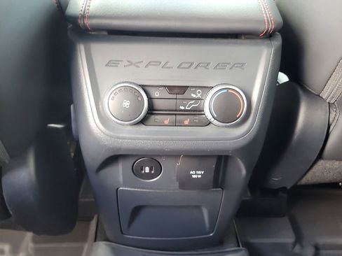 Used 2025 Ford Explorer ST-Line w/ Premium Package AWD/4WD image 14