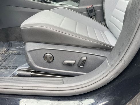 Used 2025 Volkswagen Jetta SE image 23