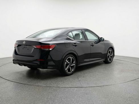 Used 2025 Nissan Sentra SV image 9