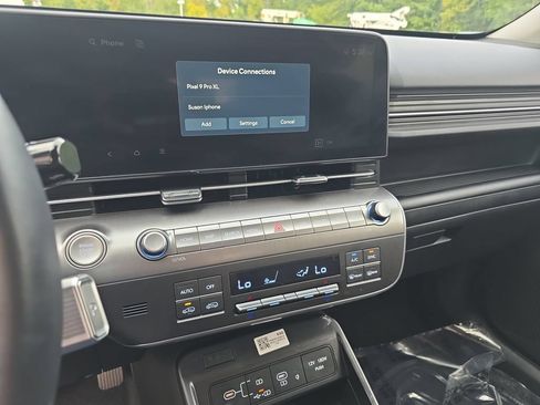 Used 2025 Hyundai Kona SEL AWD/4WD image 18