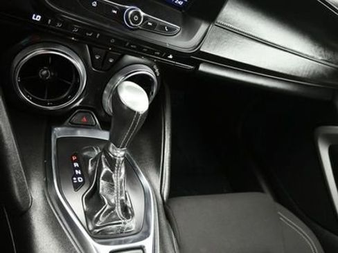 Used 2022 Chevrolet Camaro LT RWD image 15