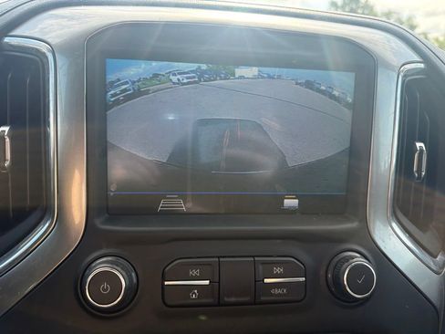 Used 2021 Chevrolet Silverado 1500 LT AWD/4WD image 15