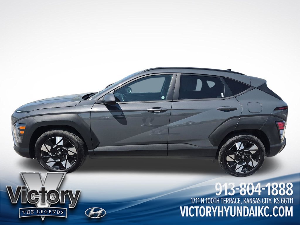 Used 2025 Hyundai Kona SEL FWD image 2