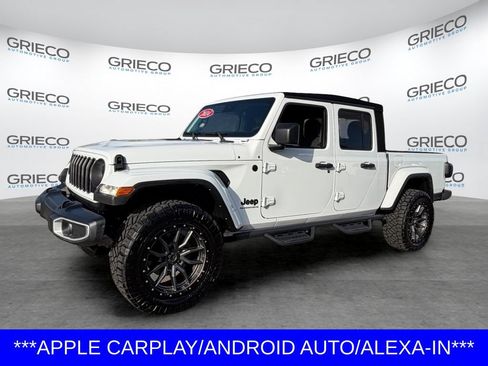 Used 2024 Jeep Gladiator Sport AWD/4WD image 3