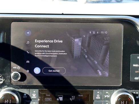 Used 2023 Toyota Highlander XLE image 26