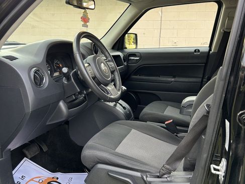 Used 2016 Jeep Patriot Latitude w/ Sun/Sound Group AWD/4WD image 11