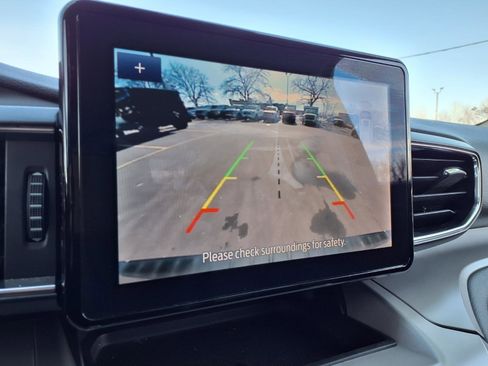 Used 2023 Ford Explorer XLT w/ Equipment Group 202A image 9