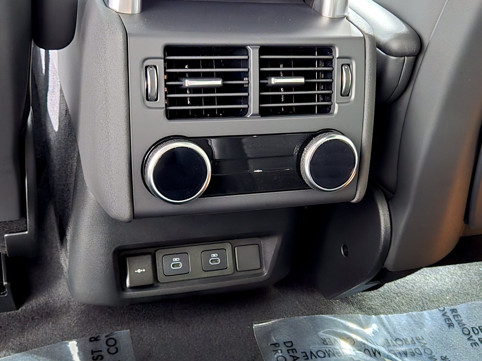 New 2026 Land Rover Discovery Dynamic SE AWD/4WD image 14