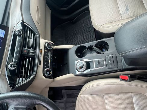 Used 2020 Ford Escape Titanium w/ Titanium Premium Package 2.0 image 26