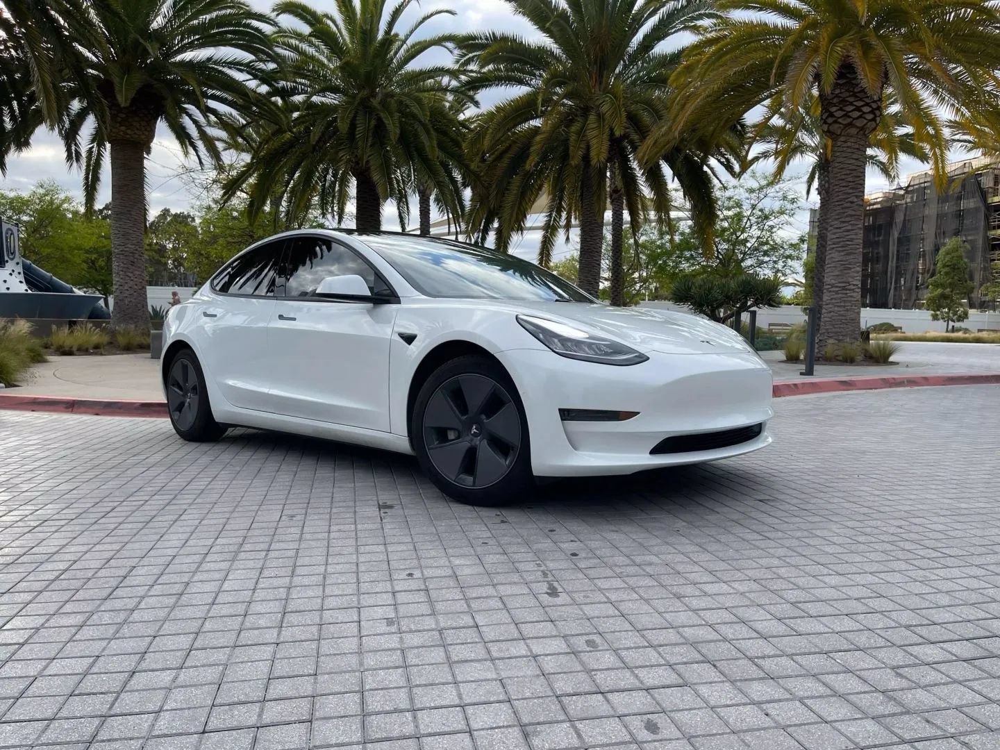 Used 2023 Tesla Model 3 Standard Range RWD image 2