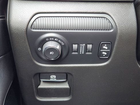 Used 2023 Jeep Wagoneer 2WD image 28