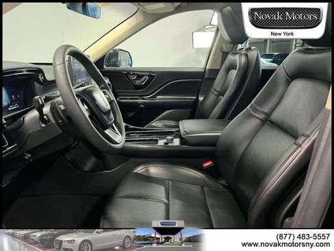 Used 2022 Lincoln Aviator AWD w/ Premium Package image 17
