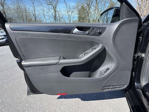 Used 2018 Volkswagen Jetta Sport image 26