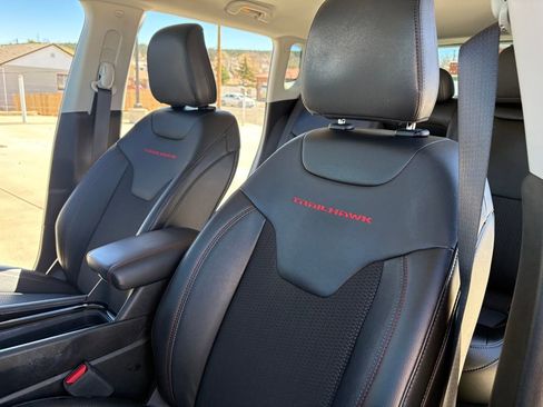 Used 2022 Jeep Compass Trailhawk w/ Trailhawk Convenience Group image 11