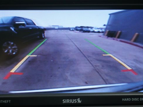 Used 2018 Dodge Grand Caravan SE w/ UConnect Hands-Free Group image 18