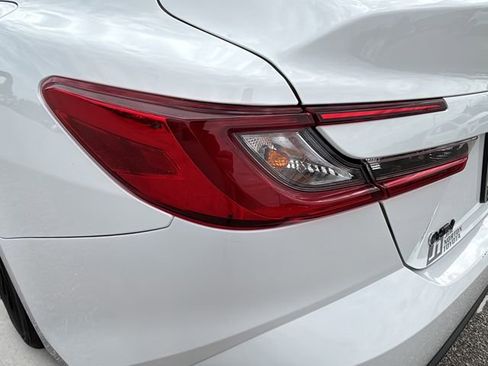 Used 2025 Toyota Camry SE w/ Convenience Package FWD image 29
