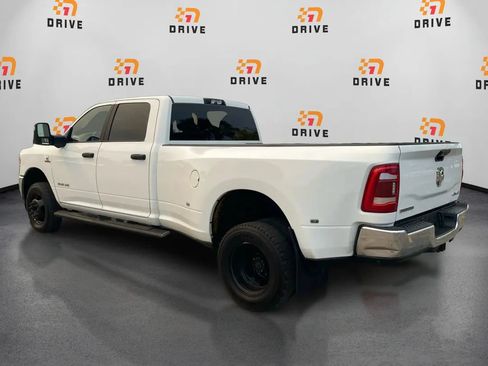 Used 2024 RAM 3500 Big Horn w/ Towing Technology Group AWD/4WD image 3