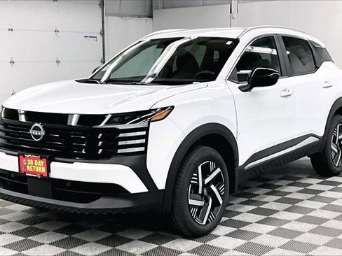 New 2026 Nissan Kicks SV image 2