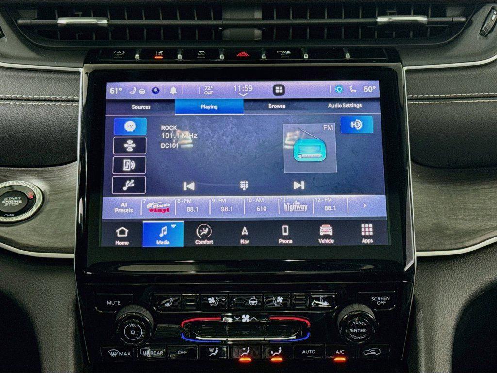 Used 2021 Jeep Grand Cherokee L Limited w/ Luxury Tech Group II AWD/4WD image 15