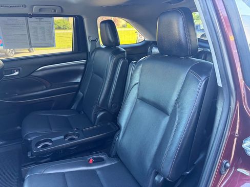 Used 2019 Toyota Highlander Limited Platinum AWD/4WD image 16