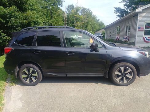 Used 2017 Subaru Forester 2.5i Premium AWD/4WD image 8