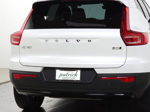 Used 2023 Volvo XC40 B5 Plus w/ Driver Assist Package AWD/4WD image 9
