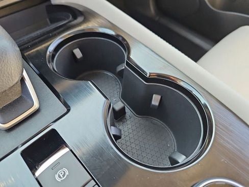 Used 2023 Nissan Rogue SL w/ SL Premium Package image 22