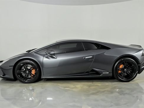 Used 2020 Lamborghini Huracan EVO RWD image 6