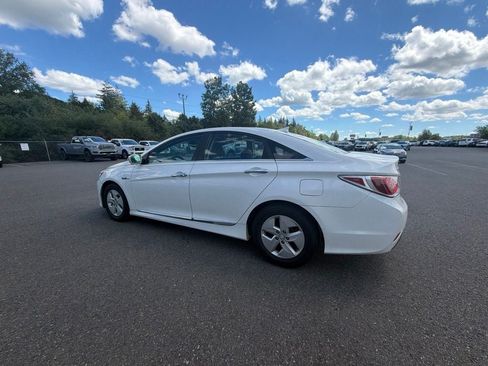 Used 2012 Hyundai Sonata Hybrid FWD image 3