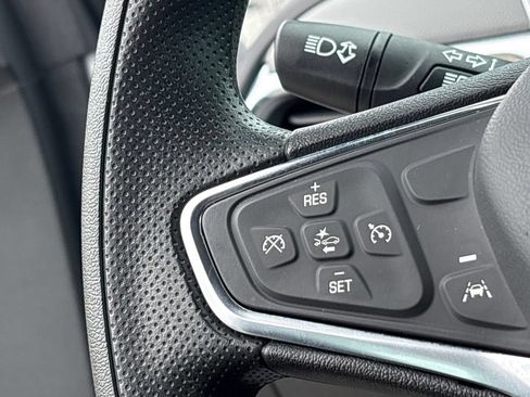 Used 2023 Chevrolet Equinox LS FWD image 10