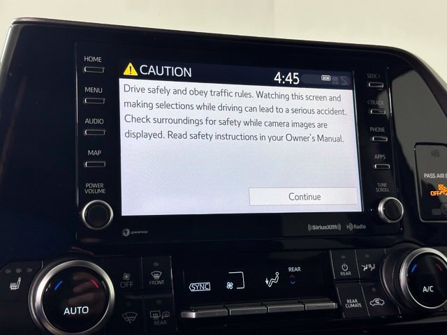 Used 2021 Toyota Highlander XLE AWD/4WD image 16