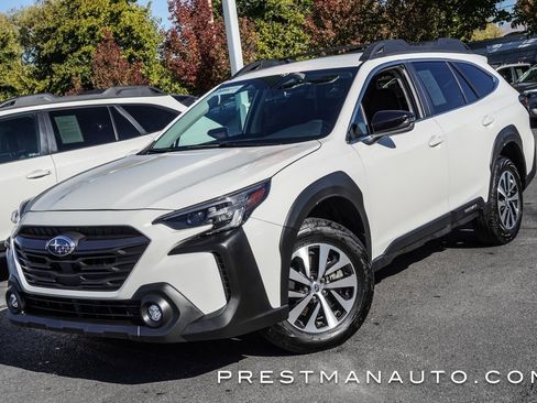 Used 2025 Subaru Outback Premium image 8