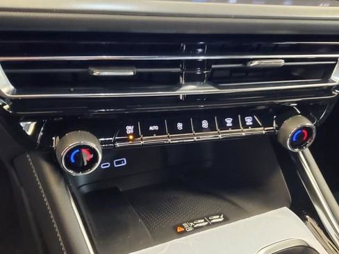 New 2026 Chevrolet Traverse LT w/ Sun and Wheel Package image 27