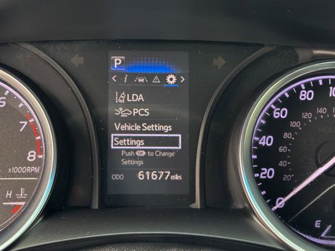 Used 2018 Toyota Camry LE FWD image 27