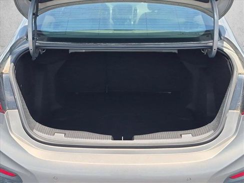 Used 2018 Chevrolet Cruze Premier FWD image 6