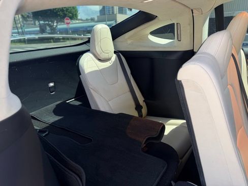 Used 2018 Tesla Model X 75D AWD/4WD image 18