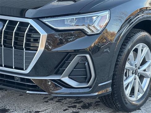 Certified 2025 Audi Q3 2.0T Premium w/ Convenience Package image 8