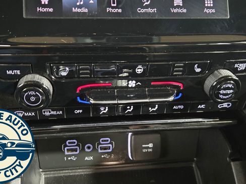 Used 2023 Jeep Grand Cherokee Altitude image 16