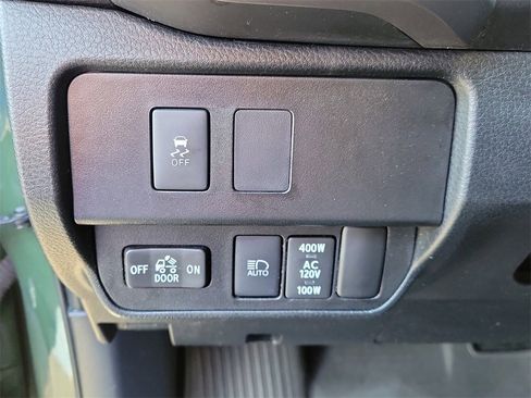 Used 2021 Toyota Tacoma SR5 w/ Trail Edition image 25