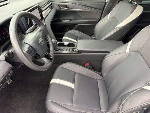 Certified 2025 Toyota Camry SE FWD image 28