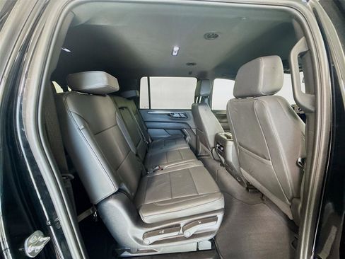 Used 2025 Chevrolet Suburban Z71 AWD/4WD image 24