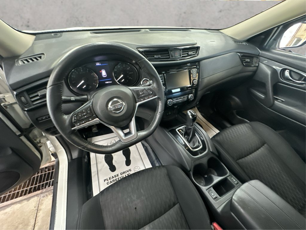 Used 2018 Nissan Rogue SV w/ Premium Package AWD/4WD image 31
