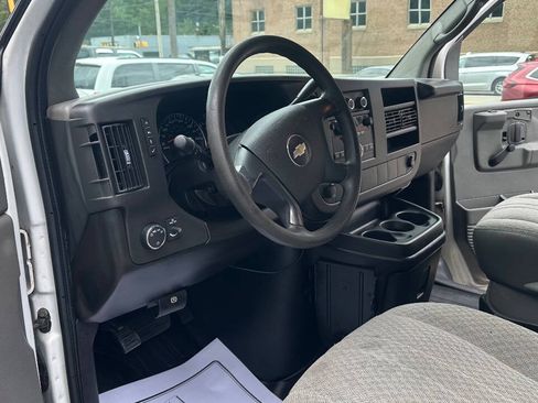 Used 2008 Chevrolet Express 2500 RWD image 7
