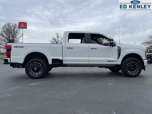 Used 2024 Ford F250 Platinum image 32