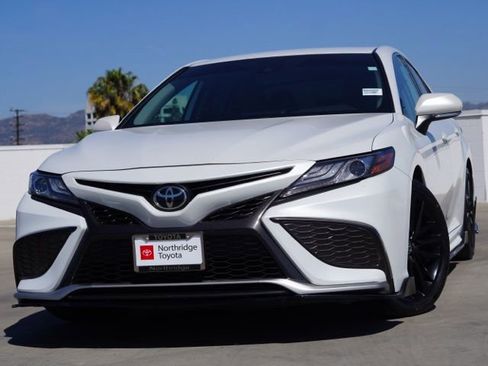 Used 2021 Toyota Camry XSE w/ Carpet Mat Package (TMS) FWD image 3