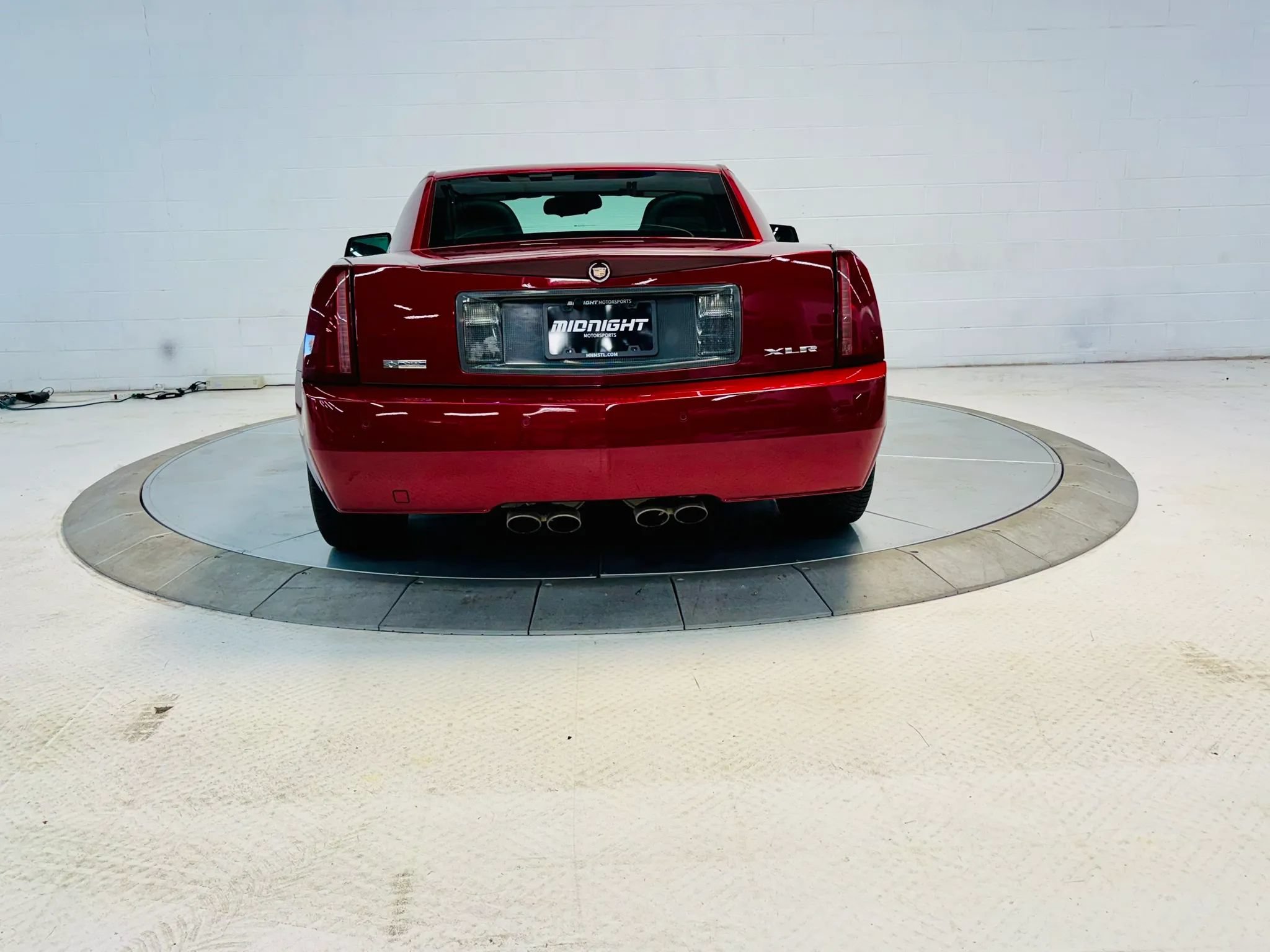 Used 2006 Cadillac XLR RWD image 31