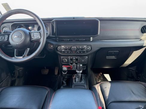 Used 2024 Jeep Wrangler Unlimited Rubicon image 10