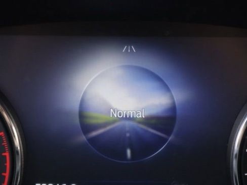 Used 2022 Ford Explorer XLT w/ Equipment Group 202A image 25