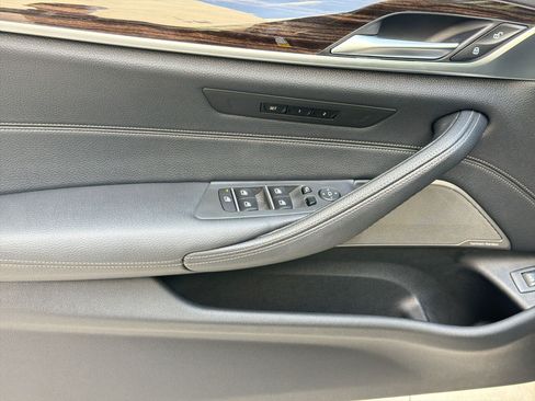 Used 2023 BMW 540i w/ Premium Package RWD image 13
